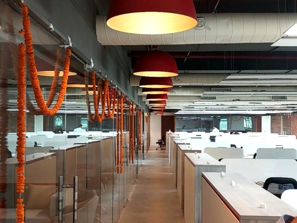 Gurugram Corporate Office — Modern Turnkey Workspace Interior